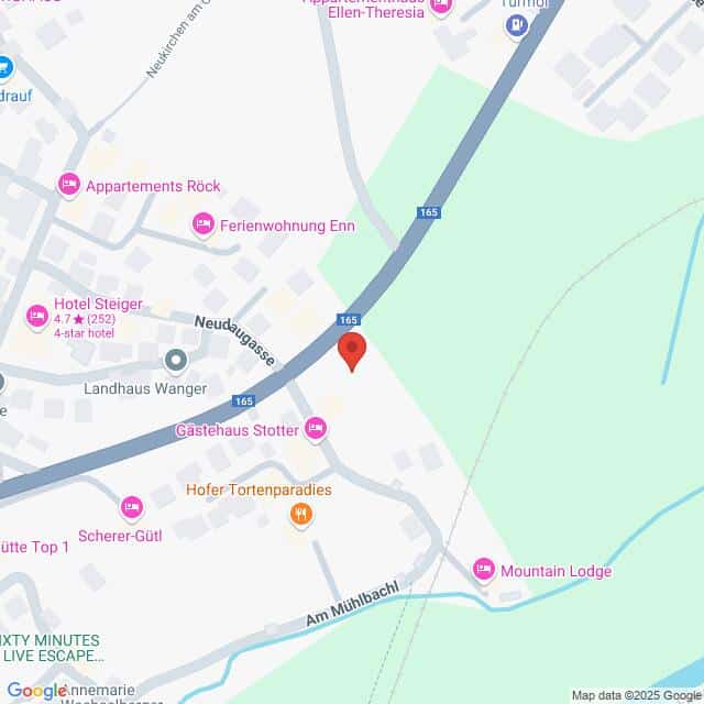 Lehrlingsportal.at Kartenansicht mit mehreren Hotels und Pensionen entlang der Straße 165, darunter das Hotel Steiger und das Gästehaus Stotter, mit Beschriftung der umliegenden Straßen und Sehenswürdigkeiten.