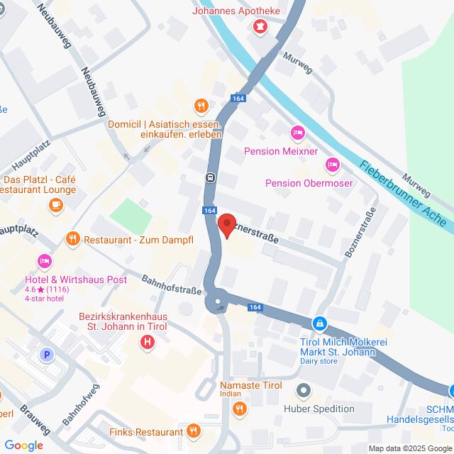 Lehrlingsportal.at Karte mit einem markierten Ort in der Penzingstraße in St. Johann, Österreich. In der Nähe befinden sich Cafés, ein Krankenhaus und die Fieberbrunner Ache.
