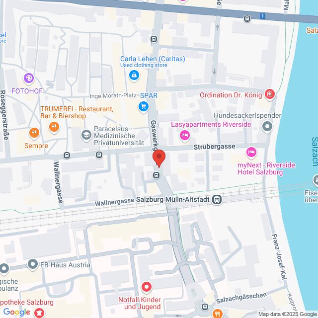 Lehrlingsportal.at Karte mit einem Standort in der Strubergasse in Salzburg, mit nahegelegenen Sehenswürdigkeiten wie SPAR, einem Hotel und der Salzach auf der rechten Seite.