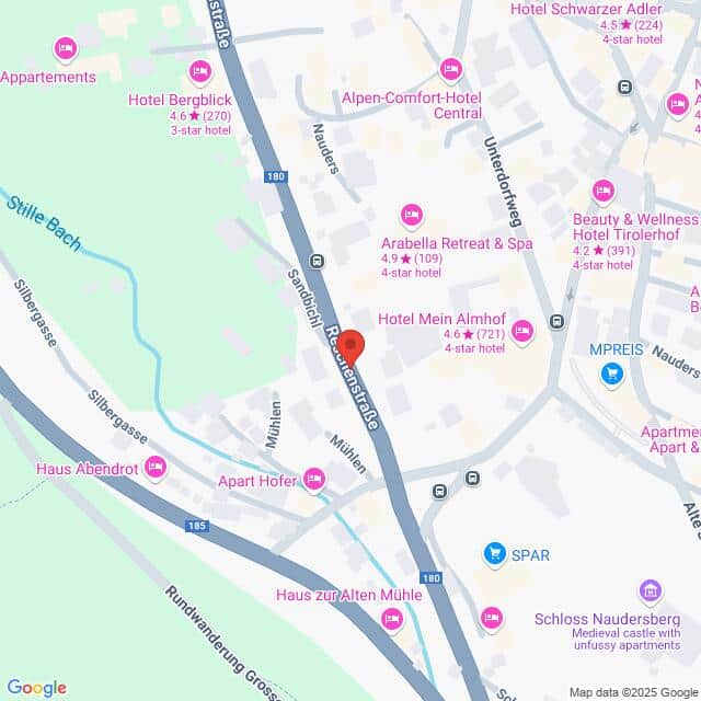 Lehrlingsportal.at Stadtplan mit Hotelstandorten, Straßen und einem SPAR-Supermarkt. Zu den nahegelegenen Straßen gehören die Dr. Tschiggfreystraße und der Mühlweg. Bemerkenswerte Standorte sind das Alpen-Comfort-Hotel und das Hotel Bergblick.