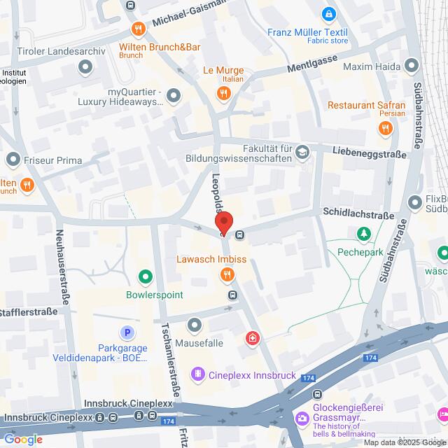 Lehrlingsportal.at Karte mit Straßen und Sehenswürdigkeiten in Innsbruck, Österreich, mit einer roten Markierung in der Nähe des Lawasch Imbisses in der Leopoldstraße. In der Nähe befinden sich der Pechepark, das Cineplexx, Restaurants und Bildungseinrichtungen.