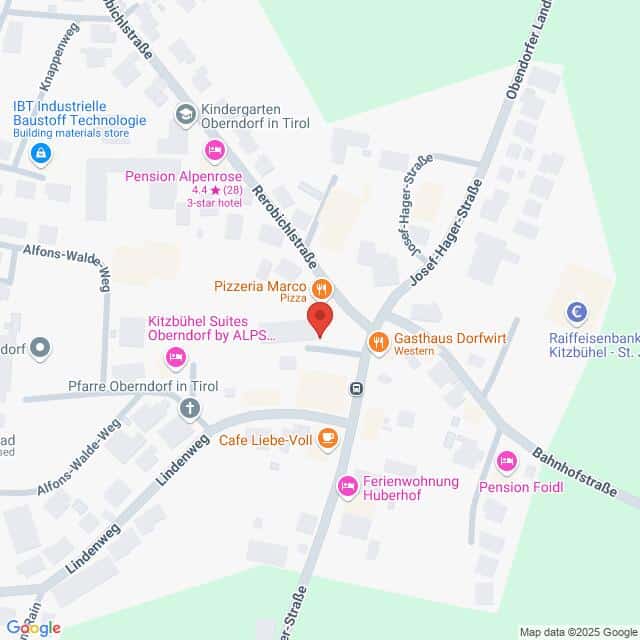 Lehrlingsportal.at Karte von Oberndorf in Tirol mit Standorten wie einer Pizzeria, Cafés, Hotels, einem Kindergarten und einer Bank sowie Straßennamen wie Rerobichlstraße und Bahnhofstraße.