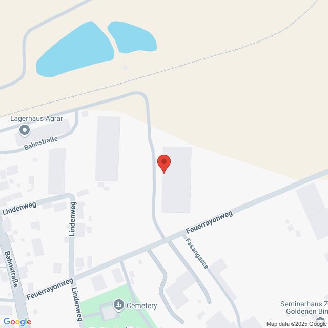 Lehrlingsportal.at Karte mit einem mit einer roten Stecknadel markierten Standort am Feuerrayonweg, in der Nähe des Lagerhauses Agrar und eines Friedhofs, mit einem Gewässer im Nordwesten.