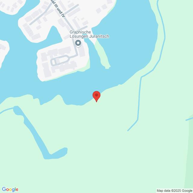 Lehrlingsportal.at Karte mit einer Stecknadel, die auf eine grüne Fläche in der Nähe eines Gewässers gelegt wurde, mit eingezeichneten Straßen und Gebäuden in der Nähe.
