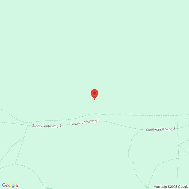 Lehrlingsportal.at Karte mit einer roten Stecknadel, die einen Standort am Stadtwanderweg 8 anzeigt, umgeben von hellgrünen Bereichen, die Natur- oder Freiflächen darstellen.