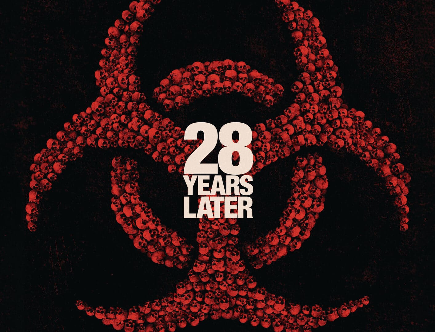 Lehrlingsportal.at Ein Biohazard-Symbol aus roten Totenköpfen umgibt den Text „28 Years Later“ auf schwarzem Hintergrund, mit Schauspielernamen und deutschen Veröffentlichungsinformationen in Weiß und Rot.