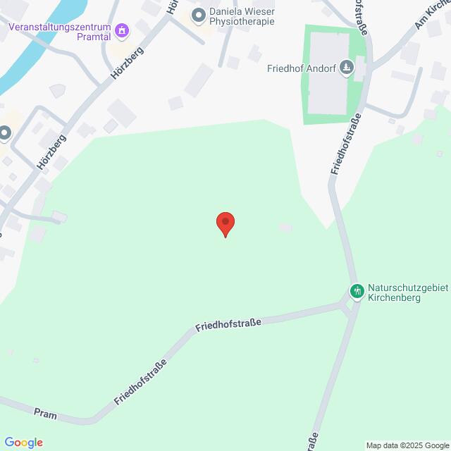 Lehrlingsportal.at Karte mit einer Stecknadel in der Nähe der Friedhofstraße in Andorf, Österreich, mit den umliegenden Straßen und Sehenswürdigkeiten, einschließlich Friedhof Andorf und Naturschutzgebiet Kirchenberg.
