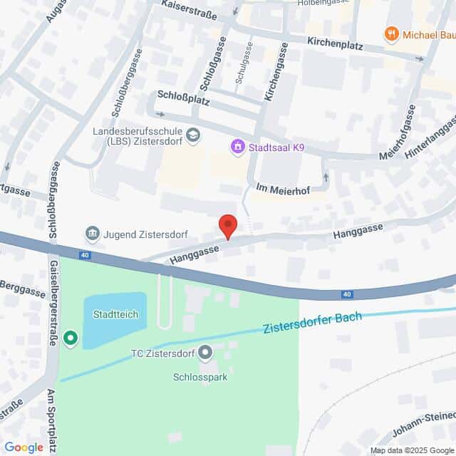 Lehrlingsportal.at Die Karte zeigt einen Ausschnitt von Zistersdorf, Österreich, wobei die Hanggasse in der Nähe von Jugend Zistersdorf und in der Nähe des Zistersdorfer Baches durch eine rote Markierung hervorgehoben ist.