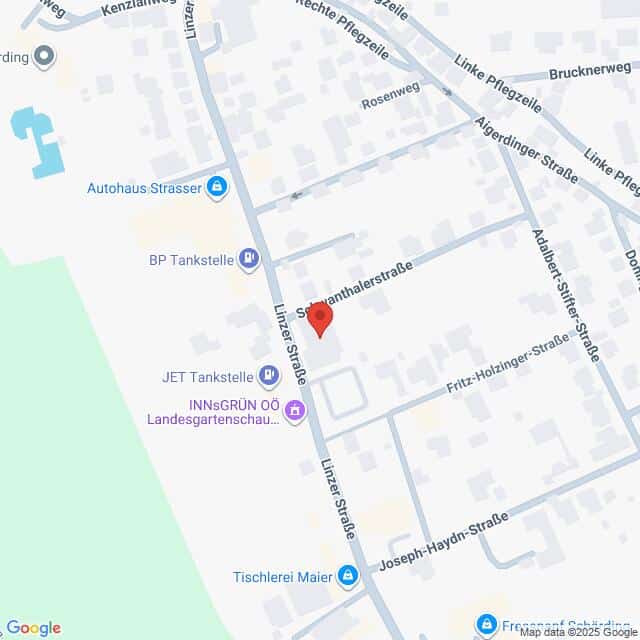 Lehrlingsportal.at Eine Karte, die die Kreuzung Linzer Straße und Samathalerstraße zeigt, mit nahegelegenen Wahrzeichen wie BP Tankstelle und JET Tankstelle.