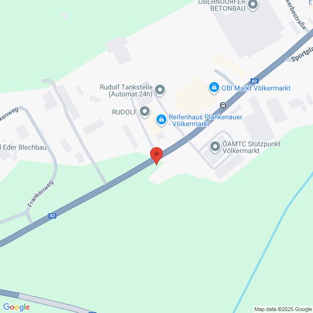 Lehrlingsportal.at Karte mit einer Stecknadel, die auf der B82 in der Nähe verschiedener Unternehmen in Völkermarkt, Österreich, abgeworfen wurde, darunter die Rudolf Tankstelle und das Reifenhaus Plankenauer.