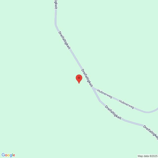 Lehrlingsportal.at Eine einfache digitale Karte, die eine Stecknadel in der Straße Dreifaltigkeit zeigt, auf der auch der Hubnerweg zu sehen ist, vor einem grünen Hintergrund.