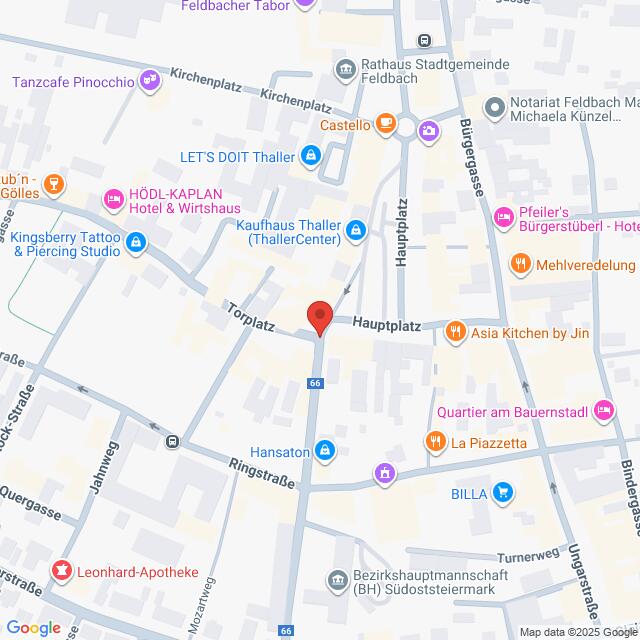 Lehrlingsportal.at Eine Karte, die einen Ausschnitt von Feldbach, Österreich, zeigt, mit verschiedenen Geschäften, Straßen und Sehenswürdigkeiten rund um den Torplatz und den Hauptplatz.