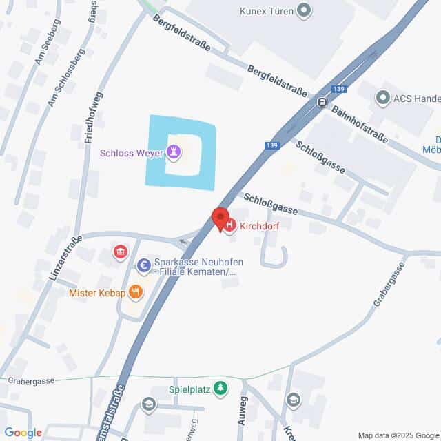 Lehrlingsportal.at Eine Karte, die die Lage von "Kirchdorf" in der Nähe der Bergfeldstraße in einer Kleinstadt zeigt, mit nahe gelegenen Sehenswürdigkeiten wie Schloss Weyer, einer Bank und einem Dönerladen.