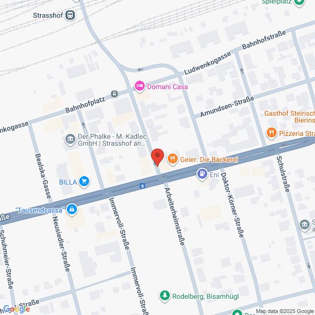 Lehrlingsportal.at Eine Karte, die einen Abschnitt von Strasshof an der Nordbahn zeigt, mit eingezeichneten Geschäften, Straßen und Sehenswürdigkeiten, darunter eine Bäckerei, eine Tankstelle und ein Lebensmittelgeschäft.