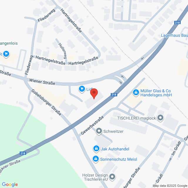 Lehrlingsportal.at Eine Karte, die die Kreuzung der Wiener Straße und der Gewerbestraße in einem städtischen Gebiet zeigt, mit Beschriftung der umliegenden Geschäfte und Straßen. Eine rote Stecknadel markiert einen bestimmten Standort.