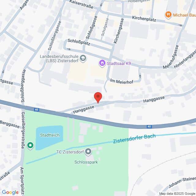 Lehrlingsportal.at Eine digitale Karte zeigt einen Ausschnitt von Zistersdorf, Österreich, zentriert auf der Hanggasse, mit Beschriftung der umliegenden Straßen und Wahrzeichen.