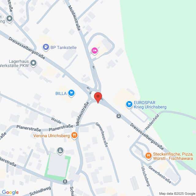 Lehrlingsportal.at Digitale Karte mit einer Straßenkreuzung in Ulrichsberg, Österreich, mit Hervorhebung von Geschäften, Straßen und nahe gelegenen Grünflächen.