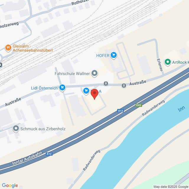 Lehrlingsportal.at Die Karte zeigt einen mit einer roten Stecknadel markierten Ort in der Nähe der Austrastraße, neben der Inntalautobahn und in der Nähe des Flusses Inn in Österreich.