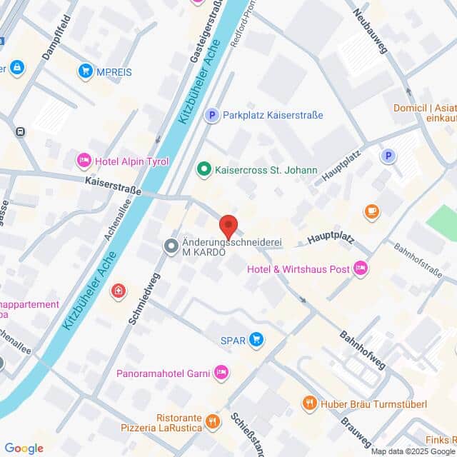 Lehrlingsportal.at Eine digitale Karte zeigt einen Ausschnitt von St. Johann mit beschrifteten Straßen, Unternehmen und Sehenswürdigkeiten wie Hotels, Restaurants und einem Postamt. Eine rote Markierung zeigt einen bestimmten Ort an.