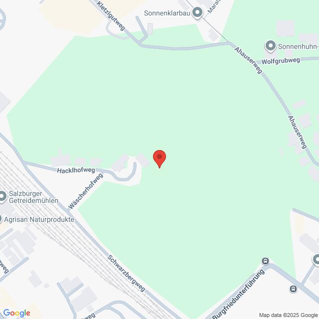 Lehrlingsportal.at Die Karte zeigt einen mit einer roten Stecknadel markierten Standort in der Nähe von Hacklhofweg und Wischenhofweg, umgeben von Grünflächen und nahe gelegenen Straßen in einem städtischen Gebiet.