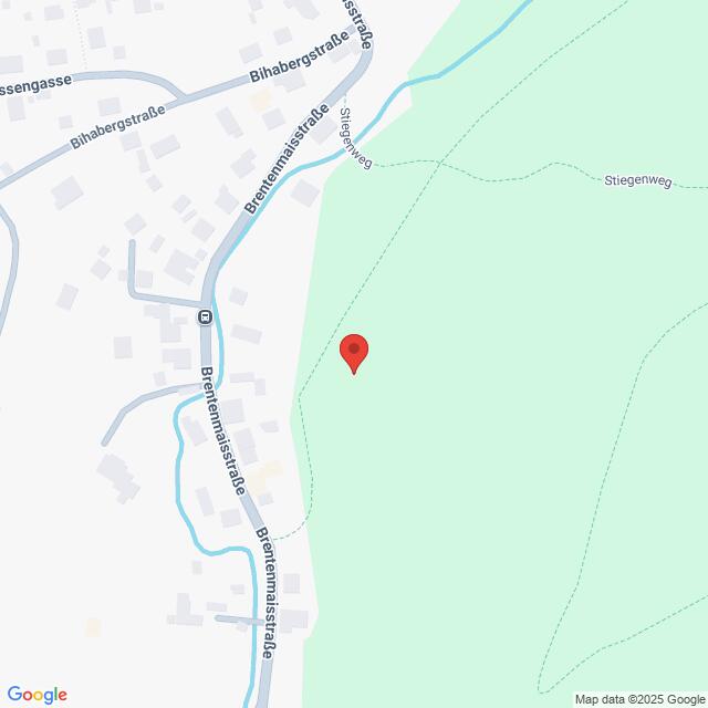 Lehrlingsportal.at Die Karte zeigt die Kreuzung der Breitenmainstraße mit dem Stiegenweg in der Nähe einer Grünfläche, wobei eine Stecknadel im Waldgebiet östlich der Kreuzung platziert ist.