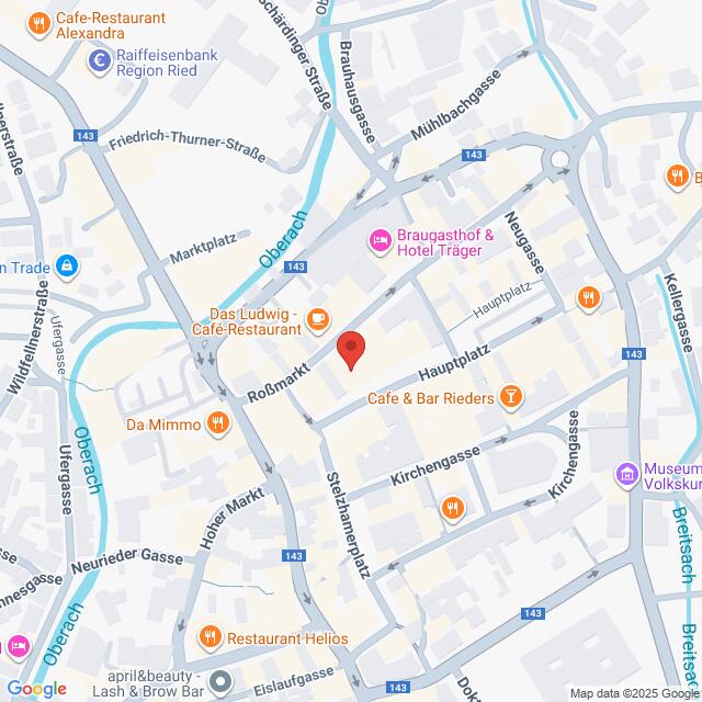 Lehrlingsportal.at Eine digitale Straßenkarte, die den zentralen Bereich einer Stadt mit verschiedenen Cafés, Restaurants, Hotels und Bars rund um den Hauptplatz und die angrenzenden Straßen zeigt.