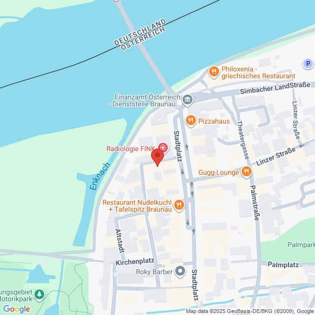 Lehrlingsportal.at Eine Karte, die einen Teil von Braunau am Inn, Österreich, nahe der deutschen Grenze zeigt, mit verschiedenen Restaurants und Geschäften, in deren Mittelpunkt die Radiologie FINZ steht.