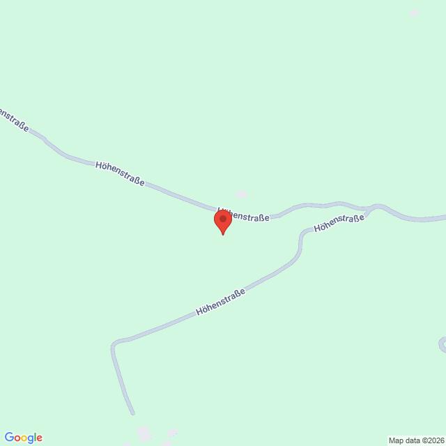 Lehrlingsportal.at Die Karte zeigt eine Stecknadel auf der Höhenstraße, einer kurvenreichen Straße, die von Grün umgeben ist und auf ein ländliches oder bewaldetes Gebiet hinweist. Das Google Maps-Logo ist in der unteren linken Ecke zu sehen.