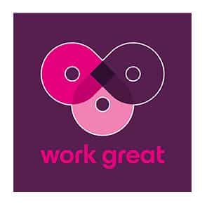 Lehrlingsportal.at Ein violettes, quadratisches Logo mit drei sich überlappenden Kreisen und dem Schriftzug „work great“ in rosa Kleinbuchstaben unterhalb des Motivs.