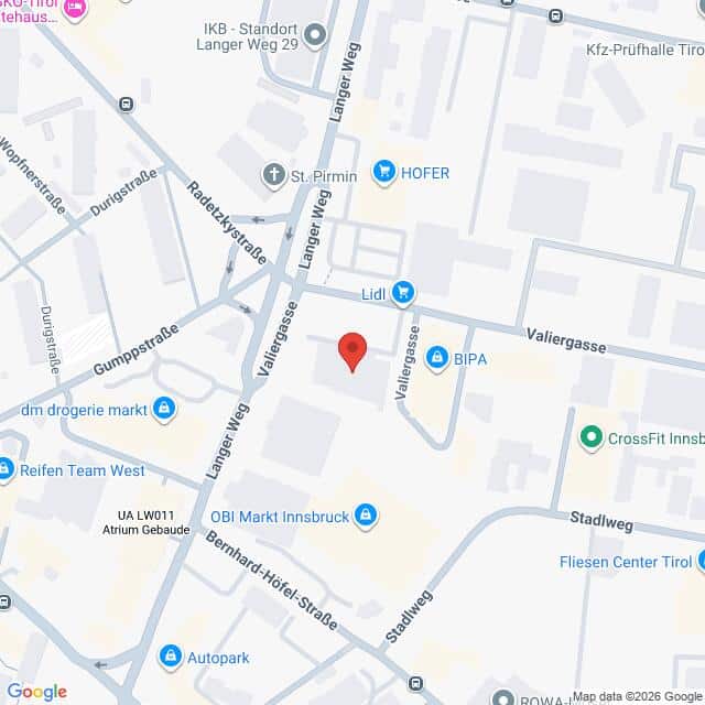 Lehrlingsportal.at Eine digitale Karte zeigt einen Ausschnitt aus Innsbruck (Österreich) mit Straßen, Geschäften und einer roten Standortmarkierung in der Valiergasse in der Nähe der Bernhard-Höfel-Straße und des Langer Wegs.
