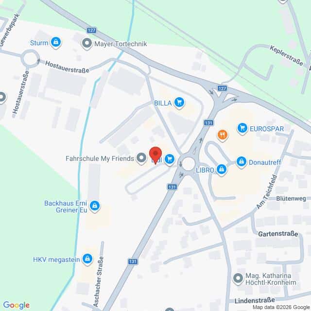 Lehrlingsportal.at Karte, die einen Ausschnitt einer Stadt mit Geschäften, Straßen und Sehenswürdigkeiten zeigt, darunter die Fahrschule My Friends, EUROSPAR, BILLA, Backhaus Erni Greiner E.U. sowie die umliegenden Straßen.