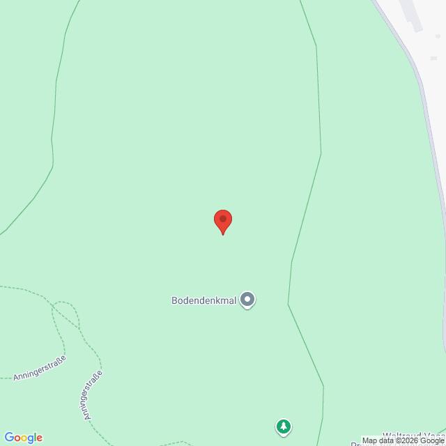 Lehrlingsportal.at Eine digitale Karte, auf der ein roter Standort-Pin in einem grünen Bereich zu sehen ist, daneben die Beschriftung „Bodendenkmal“.